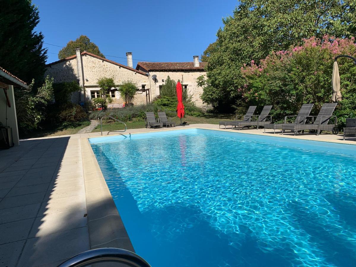 Uniquely Private In The Charente Puyreaux