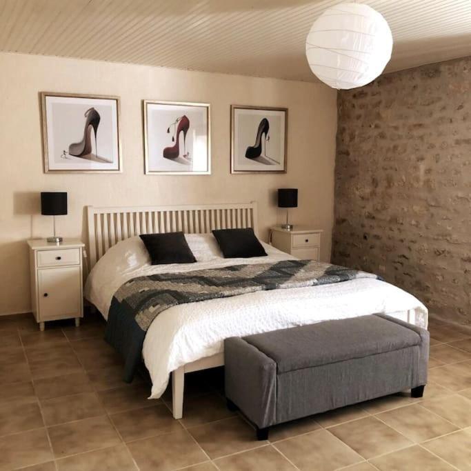Villa Uniquely Private In The Charente