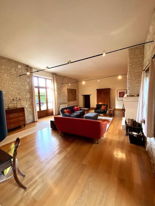 Villa Uniquely Private In The Charente *