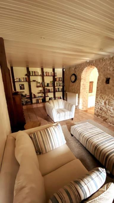 Villa Uniquely Private In The Charente Puyreaux